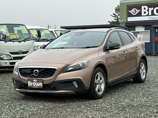 Ｖ４０ クロスカントリー　Ｄ４　純正ＡＷ（夏・冬）／ワンオーナー／１２Ｖ電源／ルーフレール／パワーシート／プライバシーガラス／フロントフォグ／リアフォグ／オートドアミラー（6枚目）