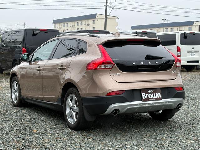 Ｖ４０ クロスカントリー　Ｄ４　純正ＡＷ（夏・冬）／ワンオーナー／１２Ｖ電源／ルーフレール／パワーシート／プライバシーガラス／フロントフォグ／リアフォグ／オートドアミラー（9枚目）