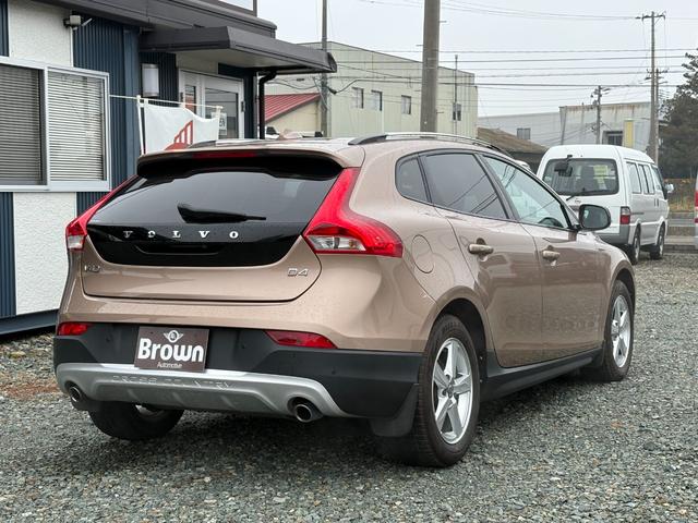 Ｖ４０ クロスカントリー　Ｄ４　純正ＡＷ（夏・冬）／ワンオーナー／１２Ｖ電源／ルーフレール／パワーシート／プライバシーガラス／フロントフォグ／リアフォグ／オートドアミラー（11枚目）