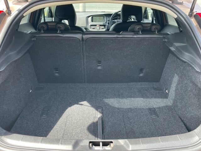 Ｖ４０ クロスカントリー　Ｄ４　純正ＡＷ（夏・冬）／ワンオーナー／１２Ｖ電源／ルーフレール／パワーシート／プライバシーガラス／フロントフォグ／リアフォグ／オートドアミラー（12枚目）