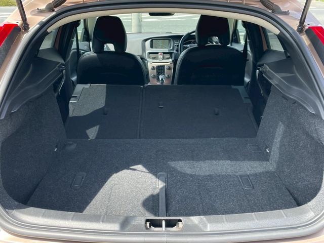 Ｖ４０ クロスカントリー　Ｄ４　純正ＡＷ（夏・冬）／ワンオーナー／１２Ｖ電源／ルーフレール／パワーシート／プライバシーガラス／フロントフォグ／リアフォグ／オートドアミラー（13枚目）