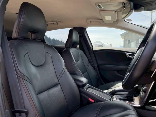 Ｖ４０ クロスカントリー　Ｄ４　純正ＡＷ（夏・冬）／ワンオーナー／１２Ｖ電源／ルーフレール／パワーシート／プライバシーガラス／フロントフォグ／リアフォグ／オートドアミラー（17枚目）