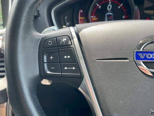 Ｖ４０ クロスカントリー　Ｄ４　純正ＡＷ（夏・冬）／ワンオーナー／１２Ｖ電源／ルーフレール／パワーシート／プライバシーガラス／フロントフォグ／リアフォグ／オートドアミラー（28枚目）