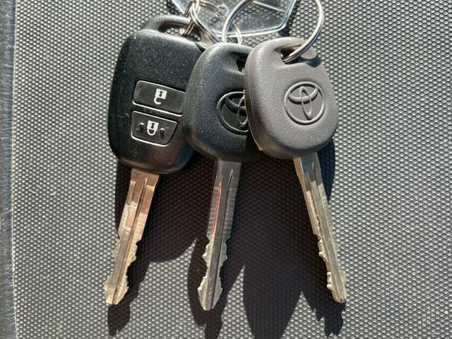 ハイエースバン ロングDX GLパッケージ 9人乗り/リアヒーター/ETC/純正ラジオ/AUX/中古スタッドレスタイヤ付属(21枚目)