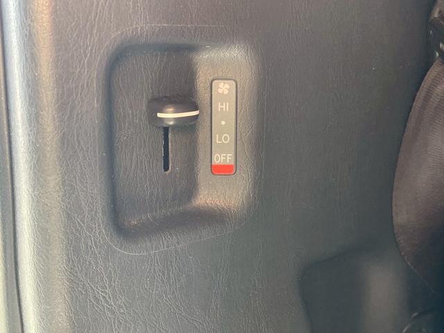 ハイエースバン ロングDX GLパッケージ 9人乗り/リアヒーター/ETC/純正ラジオ/AUX/中古スタッドレスタイヤ付属(24枚目)