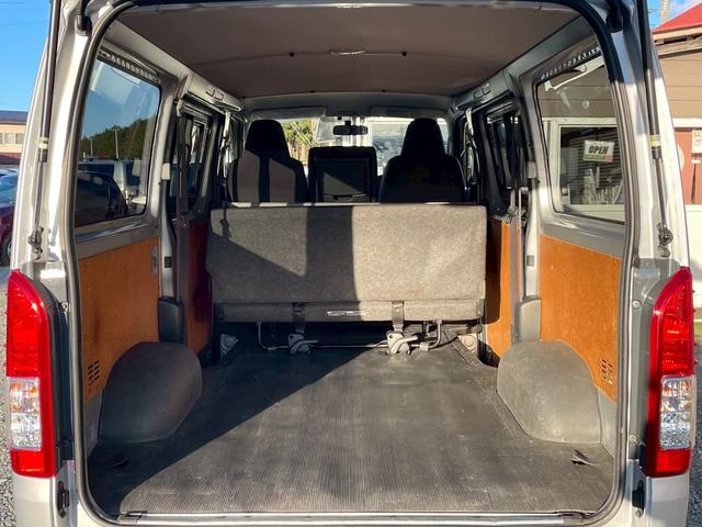 ハイエースバン ロングDX GLパッケージ ETC/MT/ラジオ/純正フロアマット/スライドサイドウィンドウ/12V電源ソケット/寒冷地仕様/純正ドアバイザー/USB2口/セパレーターバー(14枚目)