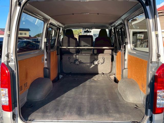 ハイエースバン ロングDX GLパッケージ ETC/MT/ラジオ/純正フロアマット/スライドサイドウィンドウ/12V電源ソケット/寒冷地仕様/純正ドアバイザー/USB2口/セパレーターバー(15枚目)