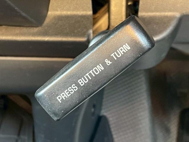 ハイエースバン ロングDX GLパッケージ ETC/MT/ラジオ/純正フロアマット/スライドサイドウィンドウ/12V電源ソケット/寒冷地仕様/純正ドアバイザー/USB2口/セパレーターバー(27枚目)