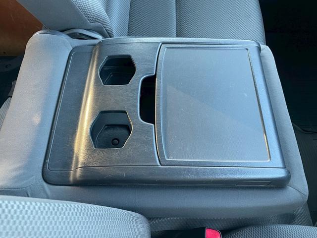 ハイエースバン ロングDX GLパッケージ ETC/MT/ラジオ/純正フロアマット/スライドサイドウィンドウ/12V電源ソケット/寒冷地仕様/純正ドアバイザー/USB2口/セパレーターバー(29枚目)