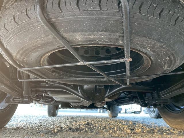 ハイエースバン ロングDX GLパッケージ ETC/MT/ラジオ/純正フロアマット/スライドサイドウィンドウ/12V電源ソケット/寒冷地仕様/純正ドアバイザー/USB2口/セパレーターバー(36枚目)