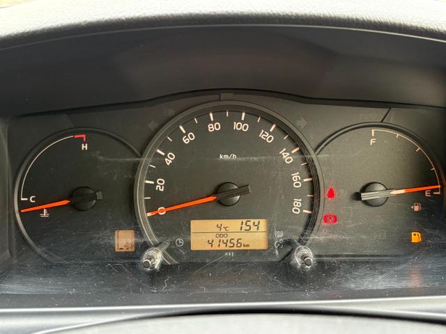 ハイエースバン ロングDX GLパッケージ ETC/MT/ラジオ/純正フロアマット/スライドサイドウィンドウ/12V電源ソケット/寒冷地仕様/純正ドアバイザー/USB2口/セパレーターバー(45枚目)