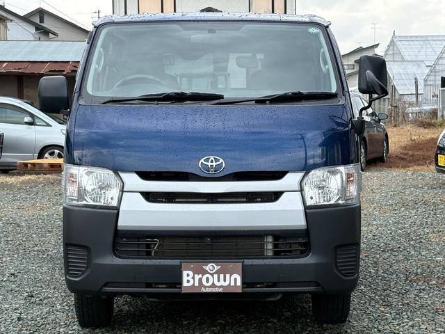 ハイエースバン ロングDX マニュアル/リアヒーター/純正フロアマット/プライバシーガラス/ラジオ/純正ドアバイザー/キーレス/スペアキー付属(2枚目)