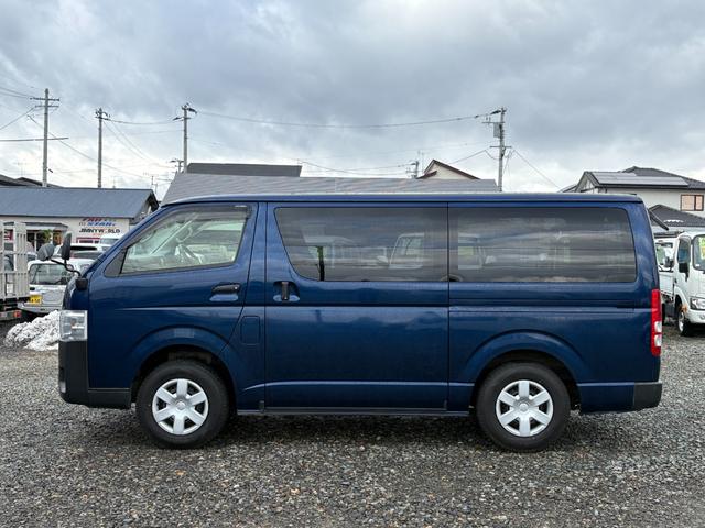 ハイエースバン ロングDX マニュアル/リアヒーター/純正フロアマット/プライバシーガラス/ラジオ/純正ドアバイザー/キーレス/スペアキー付属(7枚目)