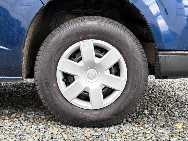 ハイエースバン ロングDX マニュアル/リアヒーター/純正フロアマット/プライバシーガラス/ラジオ/純正ドアバイザー/キーレス/スペアキー付属(42枚目)