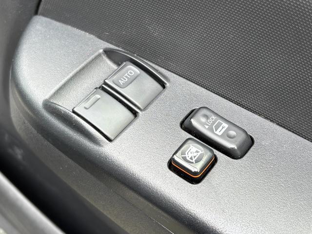 ハイエースバン ロングDX マニュアル/リアヒーター/純正フロアマット/プライバシーガラス/ラジオ/純正ドアバイザー/キーレス/スペアキー付属(45枚目)