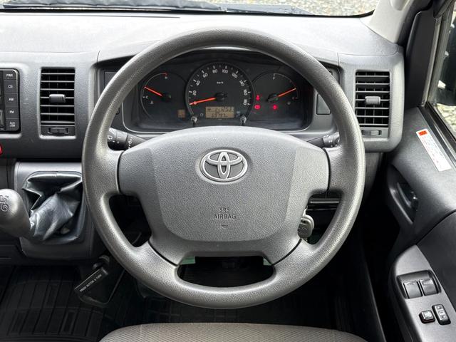 ハイエースバン ロングDX マニュアル/リアヒーター/純正フロアマット/プライバシーガラス/ラジオ/純正ドアバイザー/キーレス/スペアキー付属(49枚目)