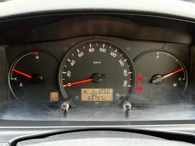 ハイエースバン ロングDX マニュアル/リアヒーター/純正フロアマット/プライバシーガラス/ラジオ/純正ドアバイザー/キーレス/スペアキー付属(50枚目)