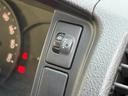 ライトの高さを車内から操作して調節できる、ライトレベライザー付き!早いスピードで走行する高速道路のシーンや遠くを照らしたいシーンなどで重宝します!