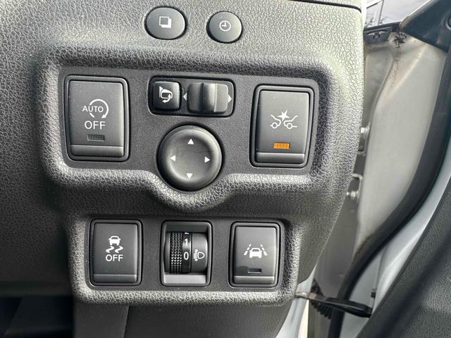 ノート Ｘ　ＤＩＧ－Ｓ　エマージェンシーブレーキパッケージ　ＥＴＣ　全周囲カメラ　ナビ　ＴＶ　クリアランスソナー　レーンアシスト　衝突被害軽減システム　スマートキー　アイドリングストップ　電動格納ミラー　ＣＶＴ　盗難防止システム　衝突安全ボディ　ＡＢＳ　ＥＳＣ（10枚目）