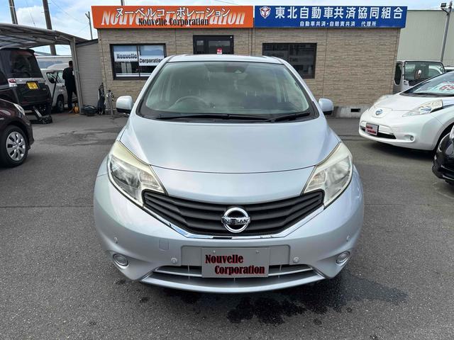 ノート Ｘ　ＤＩＧ－Ｓ　エマージェンシーブレーキパッケージ　ＥＴＣ　全周囲カメラ　ナビ　ＴＶ　クリアランスソナー　レーンアシスト　衝突被害軽減システム　スマートキー　アイドリングストップ　電動格納ミラー　ＣＶＴ　盗難防止システム　衝突安全ボディ　ＡＢＳ　ＥＳＣ（12枚目）