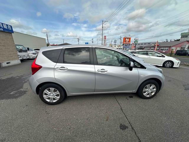 ノート Ｘ　ＤＩＧ－Ｓ　エマージェンシーブレーキパッケージ　ＥＴＣ　全周囲カメラ　ナビ　ＴＶ　クリアランスソナー　レーンアシスト　衝突被害軽減システム　スマートキー　アイドリングストップ　電動格納ミラー　ＣＶＴ　盗難防止システム　衝突安全ボディ　ＡＢＳ　ＥＳＣ（14枚目）