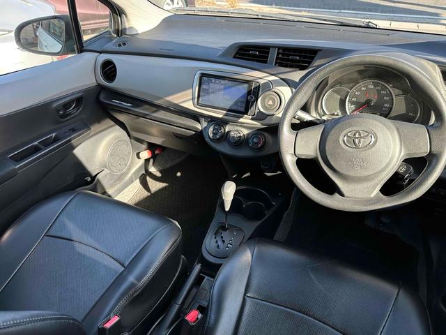 ヴィッツ Ｆ　ドライブレコーダー　ＥＴＣ　バックカメラ　ナビ　ＴＶ　アルミホイール　キーレスエントリー　ＣＶＴ　衝突安全ボディ　ＡＢＳ　エアコン　パワーステアリング　パワーウィンドウ（2枚目）