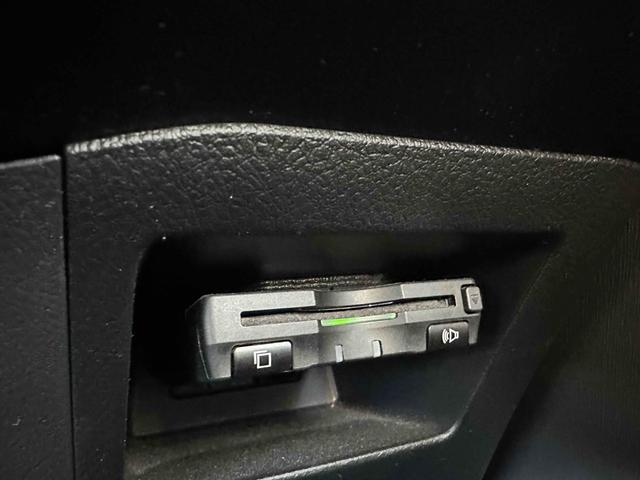 ヴィッツ Ｆ　ドライブレコーダー　ＥＴＣ　バックカメラ　ナビ　ＴＶ　アルミホイール　キーレスエントリー　ＣＶＴ　衝突安全ボディ　ＡＢＳ　エアコン　パワーステアリング　パワーウィンドウ（7枚目）