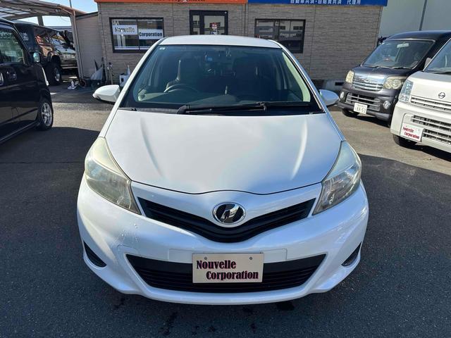 ヴィッツ Ｆ　ドライブレコーダー　ＥＴＣ　バックカメラ　ナビ　ＴＶ　アルミホイール　キーレスエントリー　ＣＶＴ　衝突安全ボディ　ＡＢＳ　エアコン　パワーステアリング　パワーウィンドウ（12枚目）