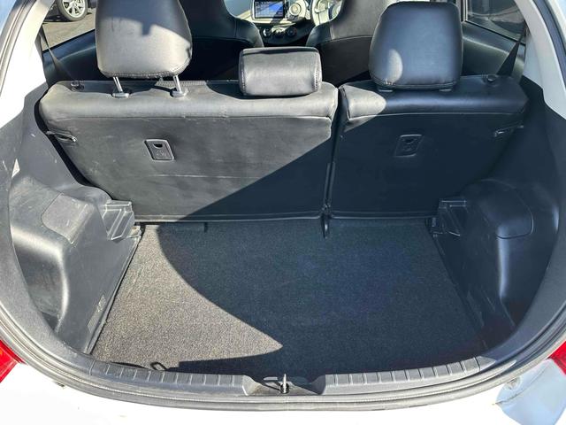 ヴィッツ Ｆ　ドライブレコーダー　ＥＴＣ　バックカメラ　ナビ　ＴＶ　アルミホイール　キーレスエントリー　ＣＶＴ　衝突安全ボディ　ＡＢＳ　エアコン　パワーステアリング　パワーウィンドウ（19枚目）