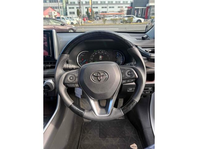 ＲＡＶ４ ハイブリッドＧ　４ＷＤ　ＥＴＣ　バックカメラ　クリアランスソナー　オートクルーズコントロール　レーンアシスト　パワーシート　衝突被害軽減システム　サンルーフ　ＴＶ　オートマチックハイビーム　ＬＥＤヘッドランプ（3枚目）