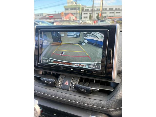 ＲＡＶ４ ハイブリッドＧ　４ＷＤ　ＥＴＣ　バックカメラ　クリアランスソナー　オートクルーズコントロール　レーンアシスト　パワーシート　衝突被害軽減システム　サンルーフ　ＴＶ　オートマチックハイビーム　ＬＥＤヘッドランプ（4枚目）