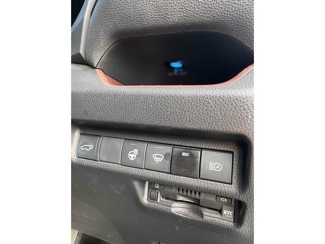 ＲＡＶ４ ハイブリッドＧ　４ＷＤ　ＥＴＣ　バックカメラ　クリアランスソナー　オートクルーズコントロール　レーンアシスト　パワーシート　衝突被害軽減システム　サンルーフ　ＴＶ　オートマチックハイビーム　ＬＥＤヘッドランプ（7枚目）