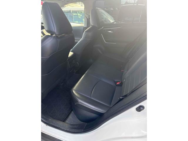 ＲＡＶ４ ハイブリッドＧ　４ＷＤ　ＥＴＣ　バックカメラ　クリアランスソナー　オートクルーズコントロール　レーンアシスト　パワーシート　衝突被害軽減システム　サンルーフ　ＴＶ　オートマチックハイビーム　ＬＥＤヘッドランプ（10枚目）