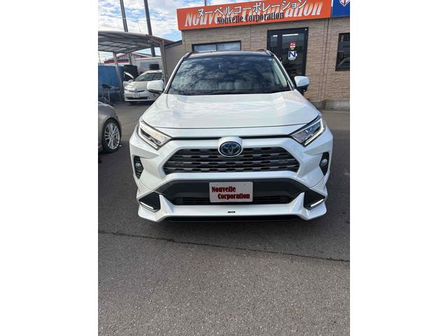 ＲＡＶ４ ハイブリッドＧ　４ＷＤ　ＥＴＣ　バックカメラ　クリアランスソナー　オートクルーズコントロール　レーンアシスト　パワーシート　衝突被害軽減システム　サンルーフ　ＴＶ　オートマチックハイビーム　ＬＥＤヘッドランプ（12枚目）