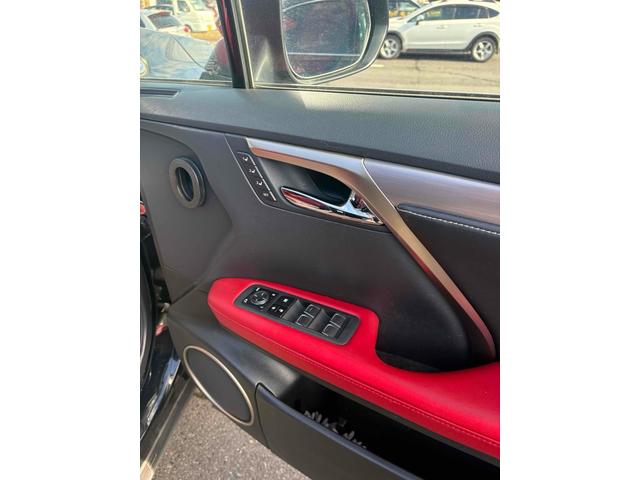 ＲＸ ＲＸ３００　Ｆスポーツ　４ＷＤ　全周囲カメラ　クリアランスソナー　オートクルーズコントロール　レーンアシスト　パワーシート　衝突被害軽減システム　サンルーフ　ナビ　オートマチックハイビーム　ＬＥＤヘッドランプ　電動リアゲート（10枚目）