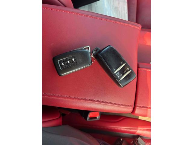 ＲＸ ＲＸ３００　Ｆスポーツ　４ＷＤ　全周囲カメラ　クリアランスソナー　オートクルーズコントロール　レーンアシスト　パワーシート　衝突被害軽減システム　サンルーフ　ナビ　オートマチックハイビーム　ＬＥＤヘッドランプ　電動リアゲート（24枚目）