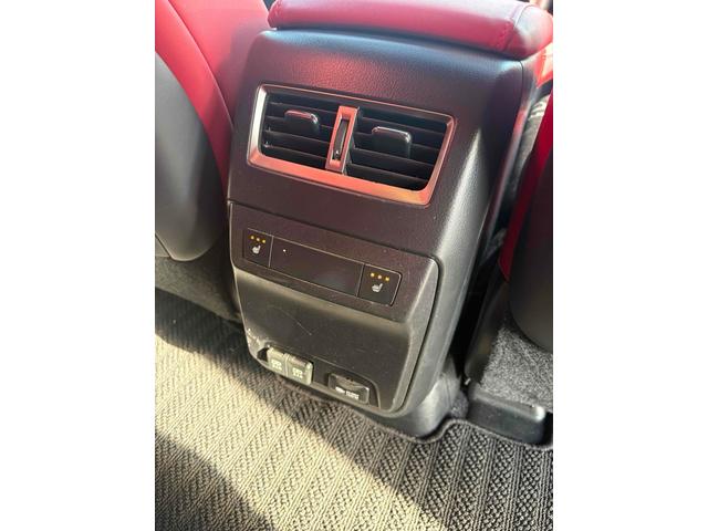 ＲＸ ＲＸ３００　Ｆスポーツ　４ＷＤ　全周囲カメラ　クリアランスソナー　オートクルーズコントロール　レーンアシスト　パワーシート　衝突被害軽減システム　サンルーフ　ナビ　オートマチックハイビーム　ＬＥＤヘッドランプ　電動リアゲート（27枚目）