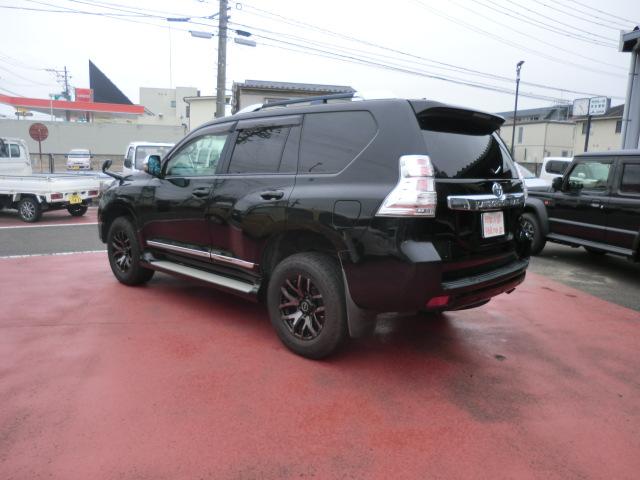 ランドクルーザープラド ＴＸ　アルジェントクロス　／４ＷＤ／サンルーフ／５人乗／純正ナビ／フルセグＴＶ／Ｂｌｕｅｔｏｏｔｈ／バックカメラ／ＥＴＣ／プッシュスタート／専用ホイール有（11枚目）