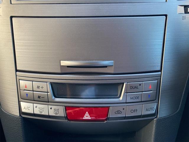 2.5i Lパッケージ 4WD ETC ナビ アルミホイール オートライト HID パワーシート スマートキー 電動格納ミラー CVT 盗難防止システム 衝突安全ボディ 記録簿 電動リアゲート ABS ESC CD エアコン(4枚目)