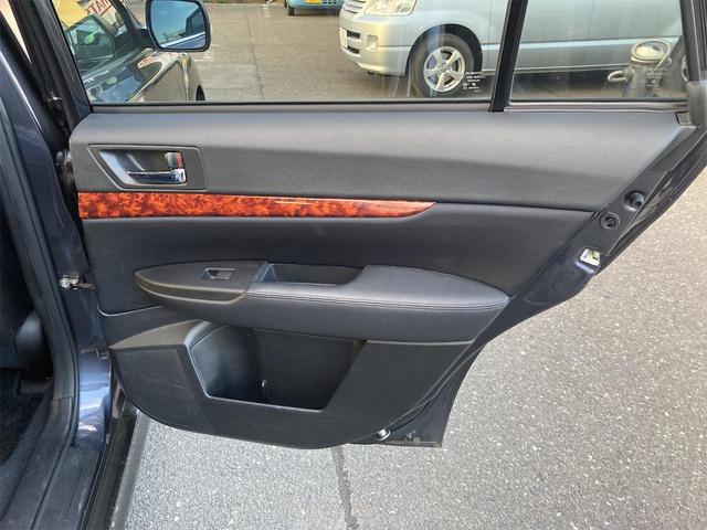 2.5i Lパッケージ 4WD ETC ナビ アルミホイール オートライト HID パワーシート スマートキー 電動格納ミラー CVT 盗難防止システム 衝突安全ボディ 記録簿 電動リアゲート ABS ESC CD エアコン(34枚目)