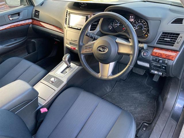 2.5i Lパッケージ 4WD ETC ナビ アルミホイール オートライト HID パワーシート スマートキー 電動格納ミラー CVT 盗難防止システム 衝突安全ボディ 記録簿 電動リアゲート ABS ESC CD エアコン(39枚目)