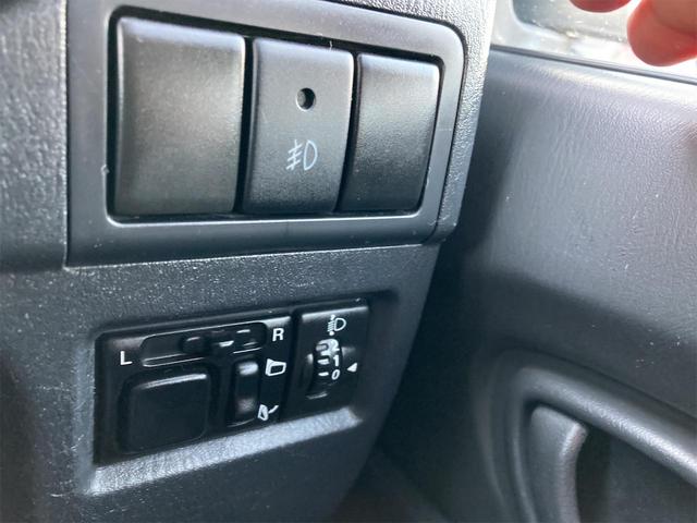 XC 4WD キーレスエントリー 電動格納ミラー AT ABS CD ルーフレール アルミホイール 衝突安全ボディ エアコン パワーウィンドウ 運転席エアバッグ 助手席エアバッグ 記録簿(8枚目)