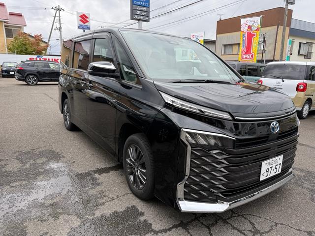 ヴォクシー ハイブリッドS-G E-FOUR 4WD 10.5型Dオーディオリアフリップダウンモニター バックカメラ(3枚目)