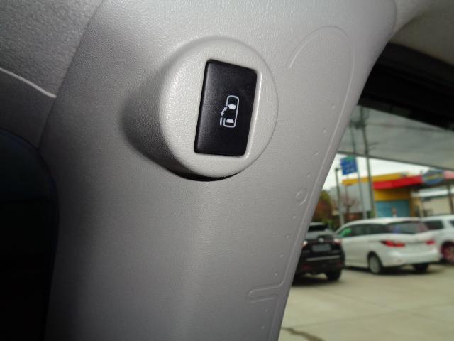 ポルテ F 4WD ETC バックカメラ ナビ TV レーンアシスト 衝突被害軽減システム 電動スライドドア オートマチックハイビーム オートライト スマートキー 電動格納ミラー ウォークスルー CVT(8枚目)