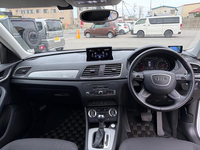 Ｑ３ ２．０ＴＦＳＩクワトロ２１１ＰＳ　４ＷＤ　ナビ　盗難防止システム　スマートキー　ＨＩＤヘッドライト　パワステ　ＡＢＳ　パワーシート（2枚目）