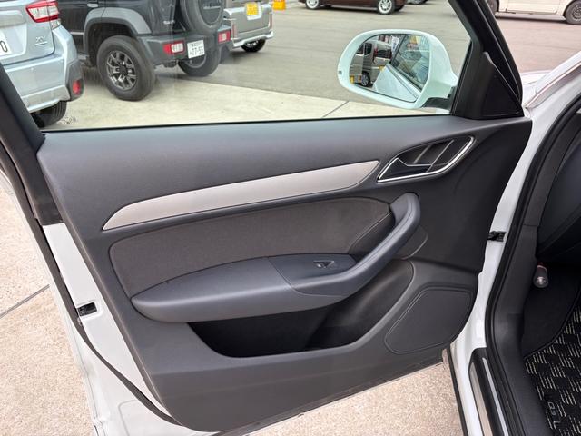 Ｑ３ ２．０ＴＦＳＩクワトロ２１１ＰＳ　４ＷＤ　ナビ　盗難防止システム　スマートキー　ＨＩＤヘッドライト　パワステ　ＡＢＳ　パワーシート（30枚目）