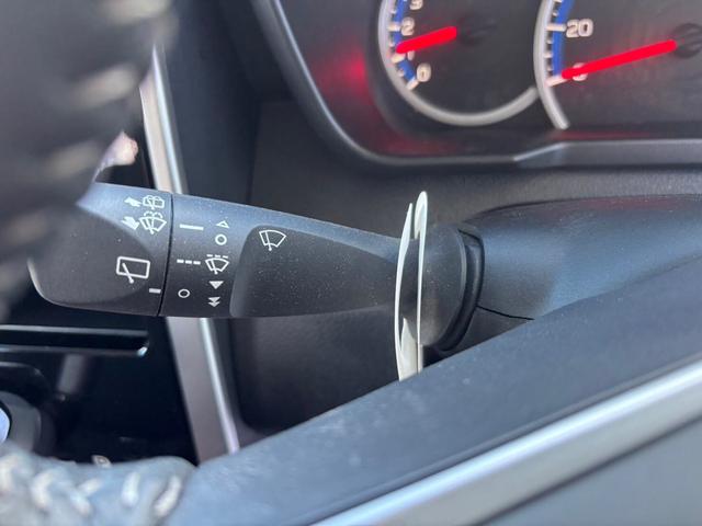 ルーミー カスタムG 4WD ナビ バックカメラ Bluetooth接続 両側電動スライドドア ABS 衝突軽減システム 盗難防止システム クリアランスソナー オートライト スマートキー フルフラットシート(4枚目)