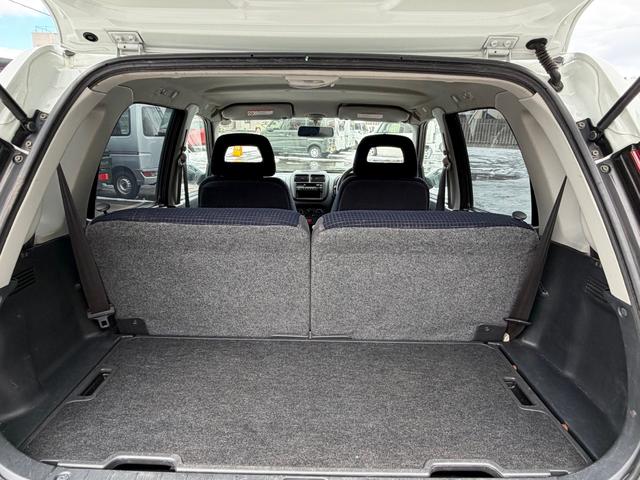 スイフト ＳＥ－Ｚ　５ＭＴ車　キーレス　パワーウインドウ　Ｗエアバック装備　ラジオＦＭ／ＡＭ　カセットテープ（32枚目）