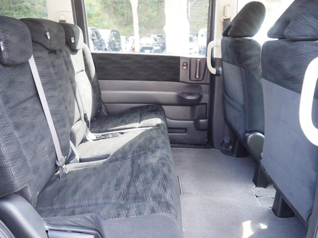 ステップワゴン G 車検整備付き 1年保証 4WD ナビ TV バックカメラ ETC スペアキー エンジンスターター(19枚目)