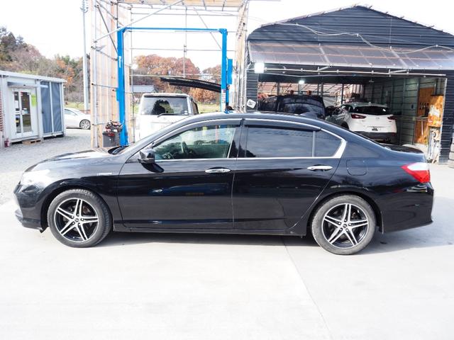 アコードハイブリッド LX 車検整備付き 1年保証 ナビ バックカメラ ETC スマートキー(8枚目)